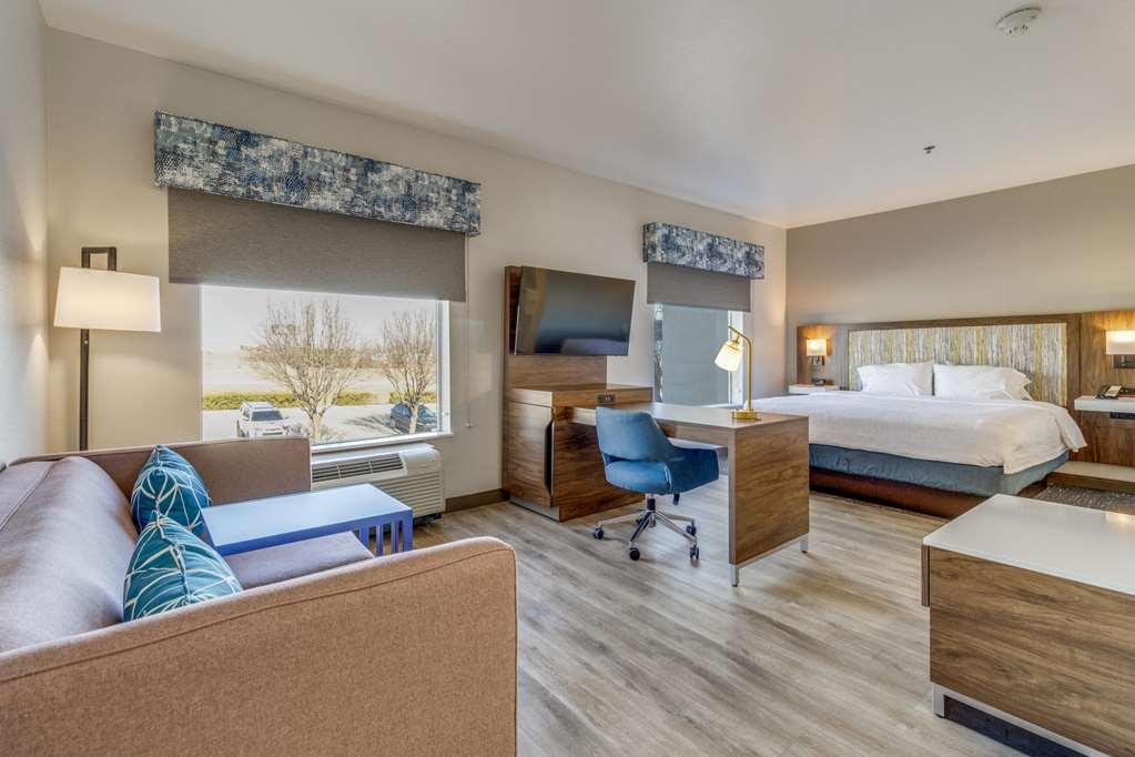 Hampton Inn & Suites 게인즈빌 객실 사진