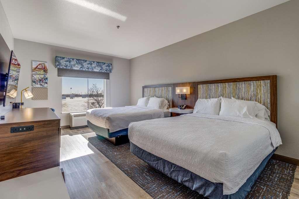 Hampton Inn & Suites 게인즈빌 객실 사진